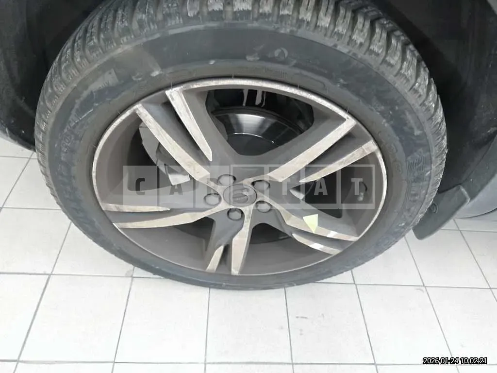 Photo 2 of 42: 2022 Volvo XC40B4 AWD — Korean insurance auction