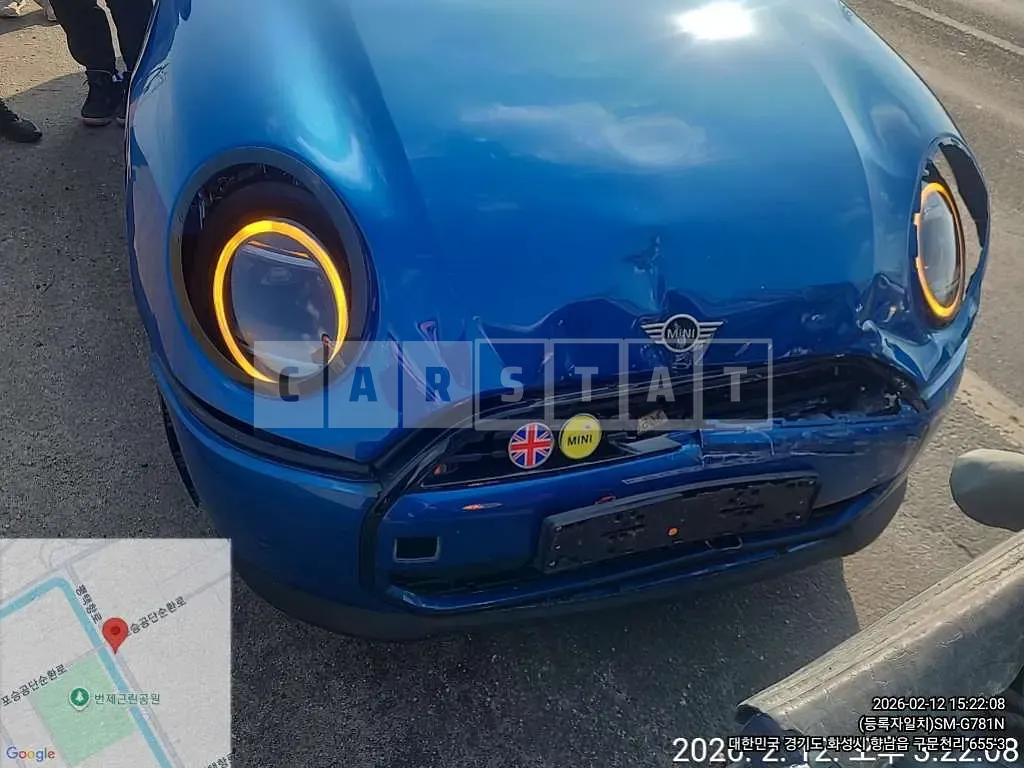 Photo 2 of 5: 2024 MINI Cooper C — Korean insurance auction