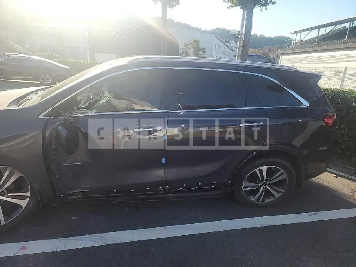 Photo 2 of 13: 2018 Kia Sorento 2.2 — Korean insurance auction