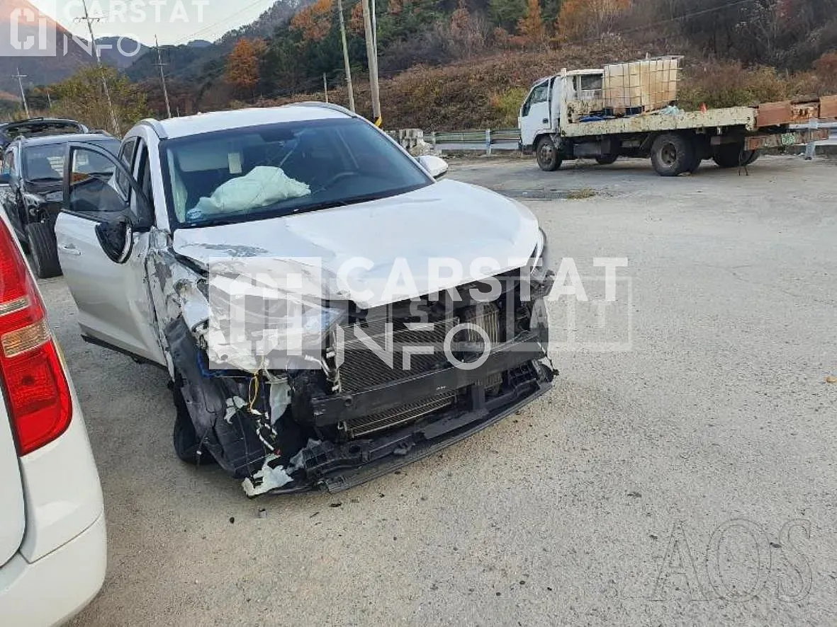 Photo 2 of 5: 2016 Hyundai Tucson TL 1.7 — Korean insurance auction