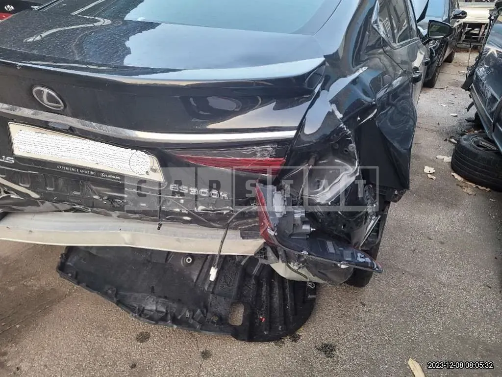 Photo 2 of 14: 2021 Lexus ES300h, VIN JTHBA1C19M2002757 — Korean insurance auction