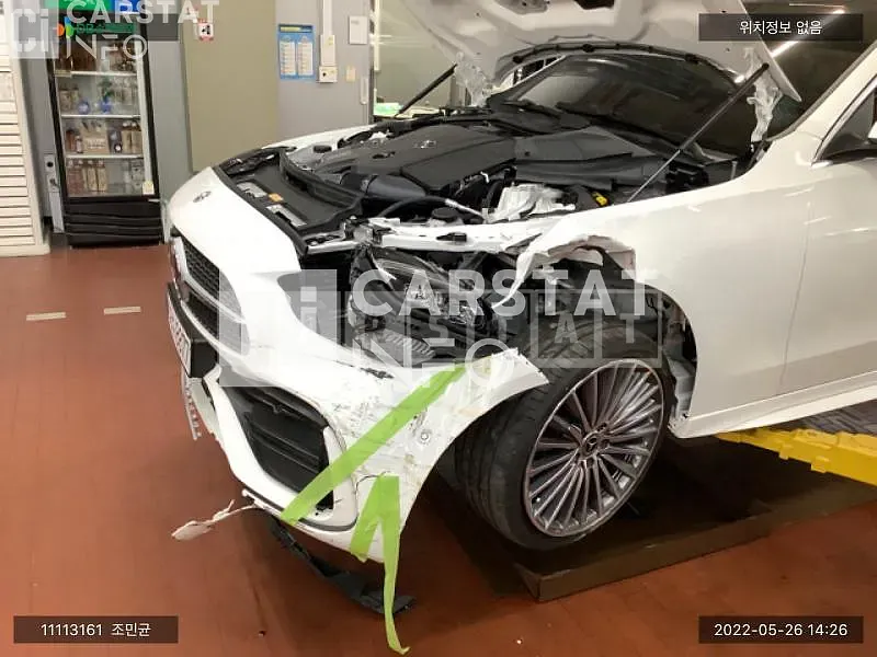 Photo 2 of 18: 2022 Mercedes-Benz C300, VIN W1KAF4GB5NF048167 — Korean insurance auction