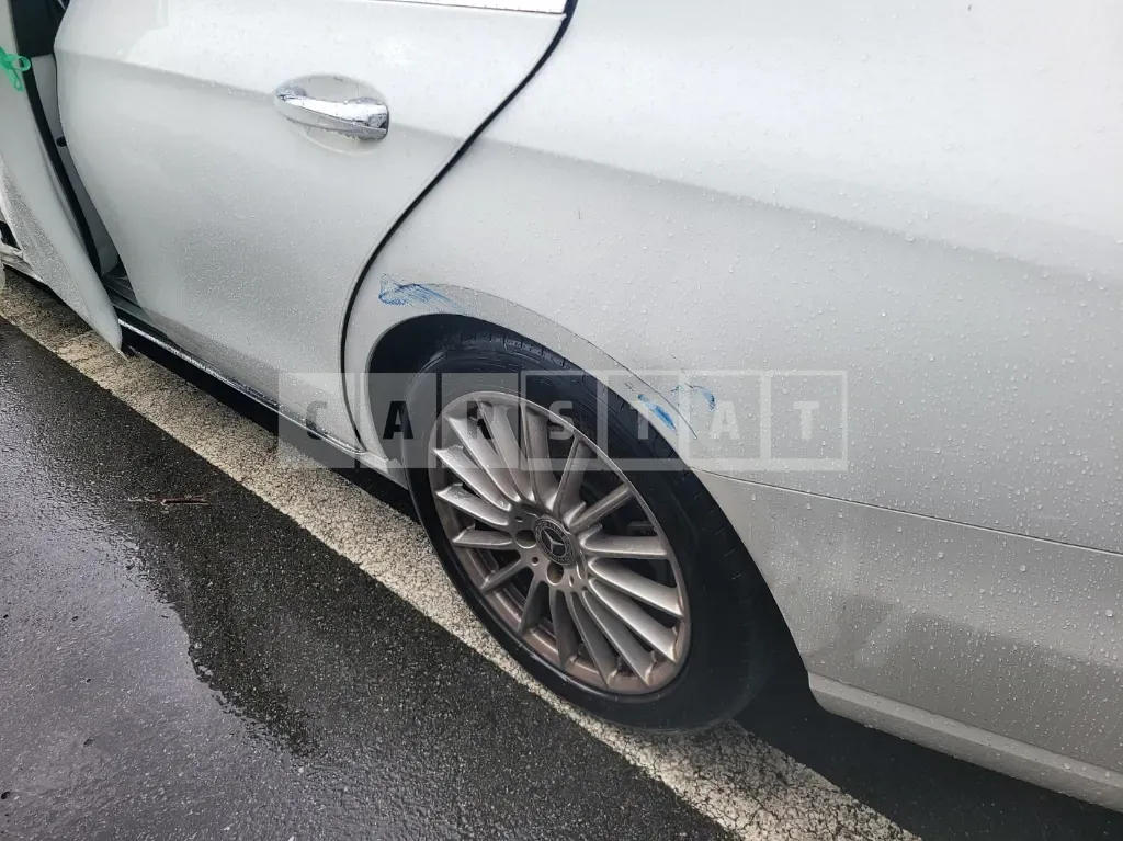 Photo 2 of 33: 2022 Mercedes-Benz E250 — Korean insurance auction