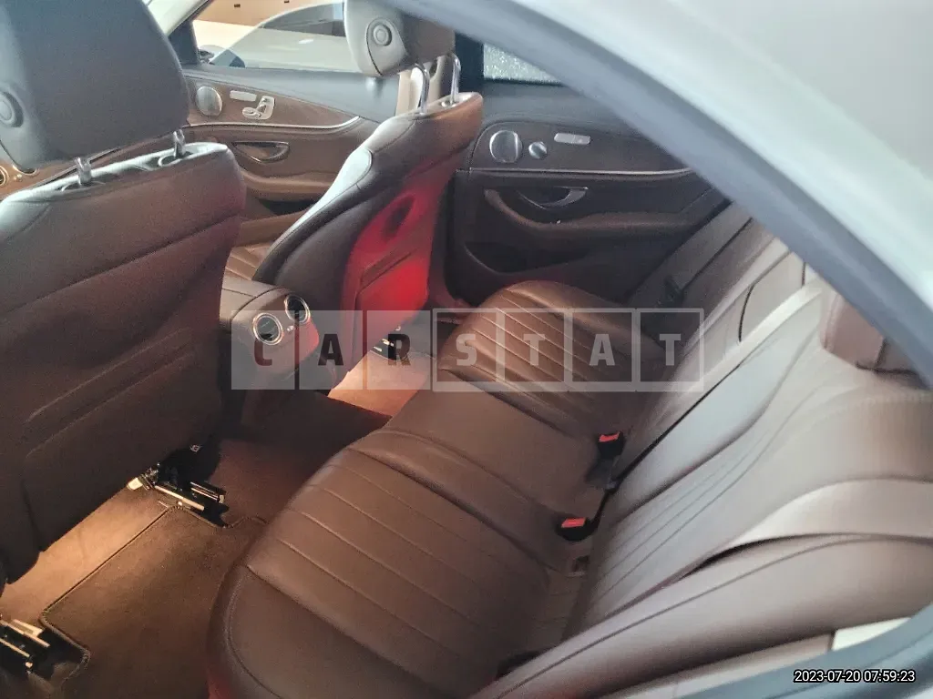 Photo 2 of 38: 2018 Mercedes-Benz E300 4Matic — Korean insurance auction