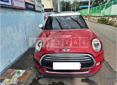 Photo 1 of 24: 2016 MINI Cooper D Five-Door, VIN WMWXT3103G2C95597 — Korean insurance auction