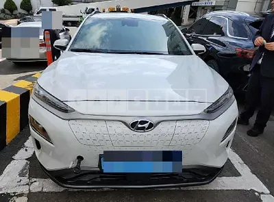 Photo 1 of 27: 2018 Hyundai Kona Electric Car, VIN KMHK281GFKU001437 — Korean insurance auction