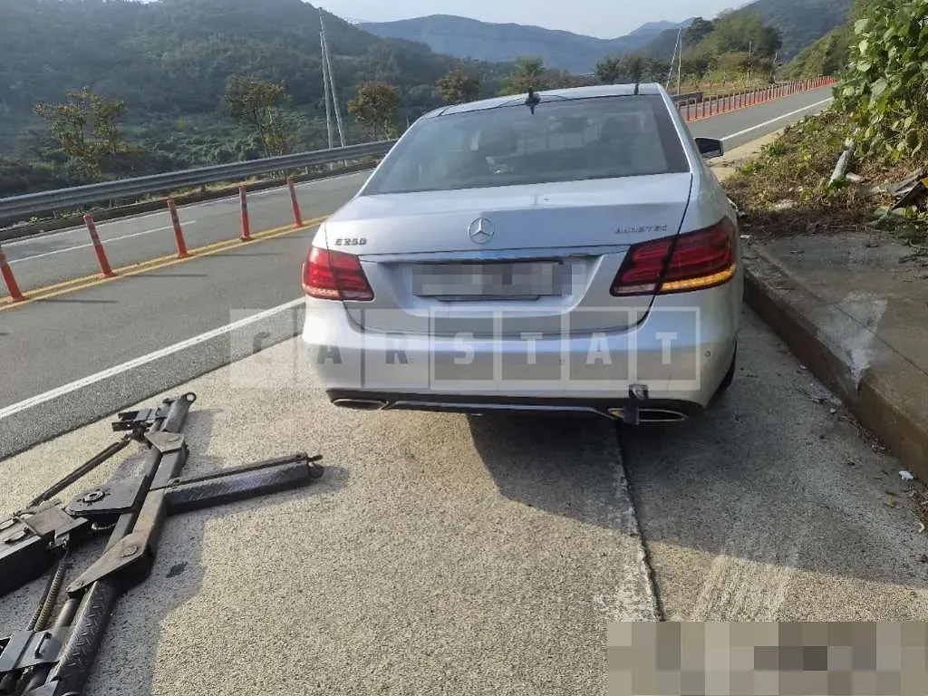 Photo 2 of 9: 2016 Mercedes-Benz E250 BlueTec 4Matic — Korean insurance auction