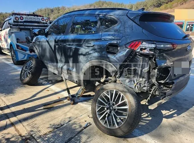 Photo 2 of 6: 2019 Hyundai Tucson 1.6, VIN KMHJ5817GKU943387 — Korean insurance auction
