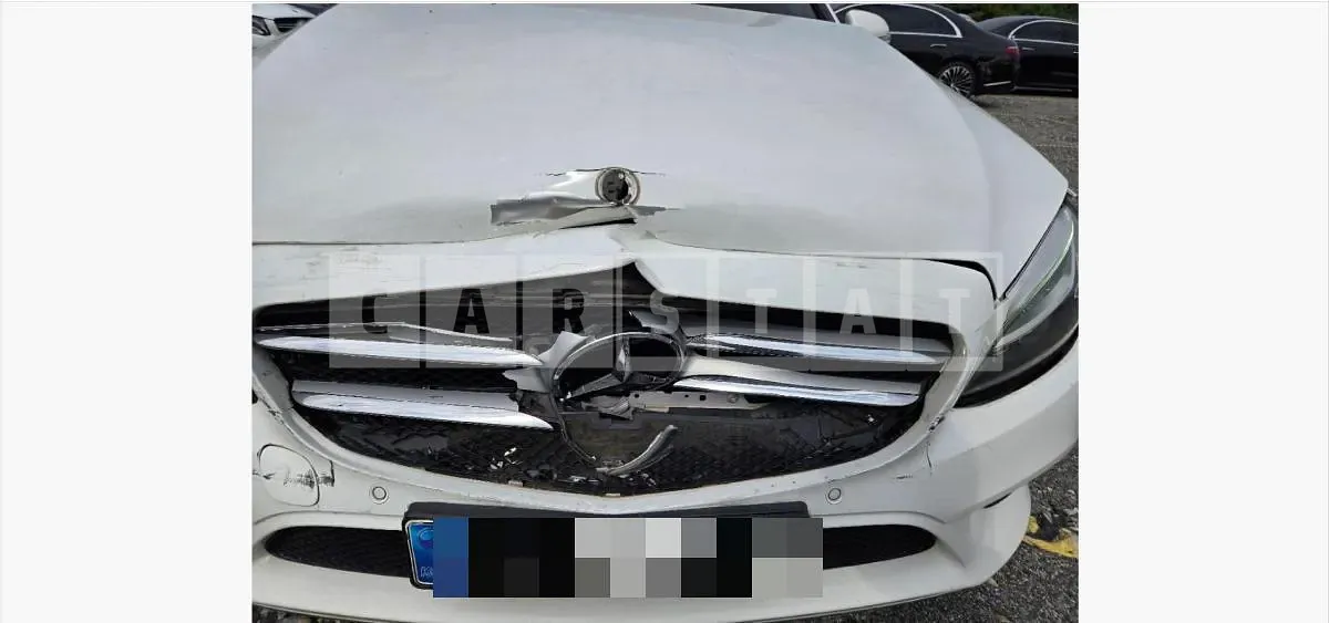 Photo 2 of 30: 2020 Mercedes-Benz C220 d 4Matic — Korean insurance auction