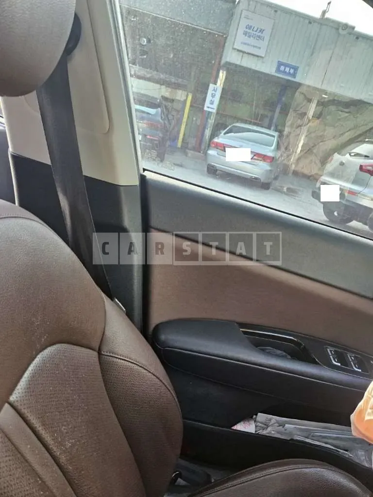 Photo 2 of 9: 2016 Kia K5 — Korean insurance auction