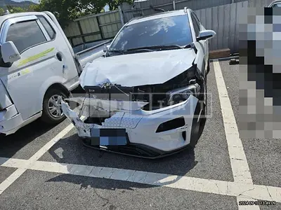 Photo 1 of 32: 2019 Hyundai Kona Electric — Korean insurance auction