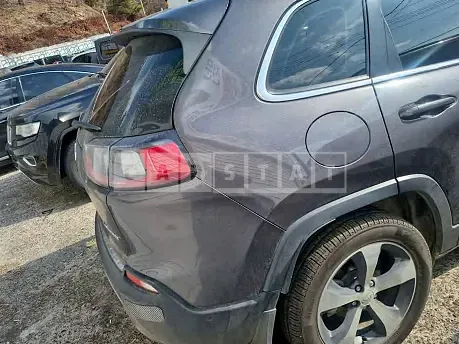 Photo 2 of 15: 2020 Jeep Cherokee, VIN 1C4PJLDB8LD535809 — Korean insurance auction