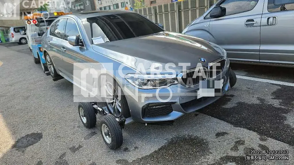 Photo 2 of 20: 2019 BMW 520i M Sport Package, VIN WBAJF3102KWC66364 — Korean insurance auction