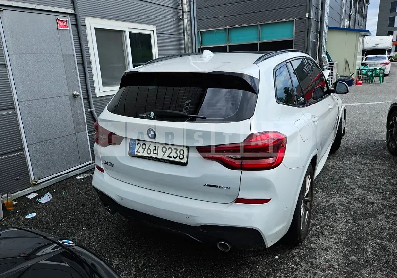 Photo 2 of 10: 2021 BMW X3 xDrive 20i — Korean insurance auction