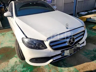 Photo 1 of 25: 2016 Mercedes-Benz E220d, VIN WDDZF0EB4HA008081 — Korean insurance auction