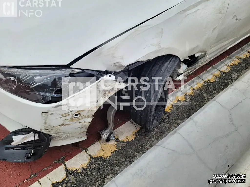Photo 2 of 6: 2022 Mercedes-Benz C200 4Matic — Korean insurance auction