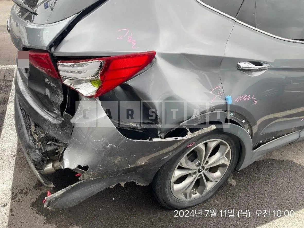 Photo 2 of 35: 2015 Hyundai Santa Fe DM 2.0, VIN KMHSW81UBFU489703 — Korean insurance auction