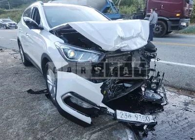 Photo 1 of 5: 2016 Hyundai Santa Fe, VIN KMHSW81UBGU645864 — Korean insurance auction
