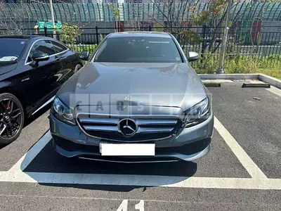 Photo 1 of 29: 2018 Mercedes-Benz E220d 4Matic — Korean insurance auction