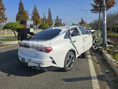 Photo 1 of 6: 2021 Kia K5 1.6, VIN KNAG6412BMA147754 — Korean insurance auction
