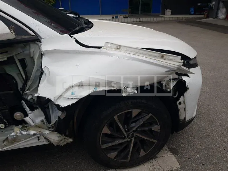 Photo 2 of 19: 2021 Hyundai Tucson NX4 Diesel 4WD, VIN KMHJC81CDMU037232 — Korean insurance auction