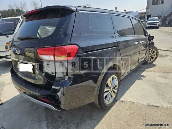 Photo 2 of 14: 2017 Kia Carnival — Korean insurance auction