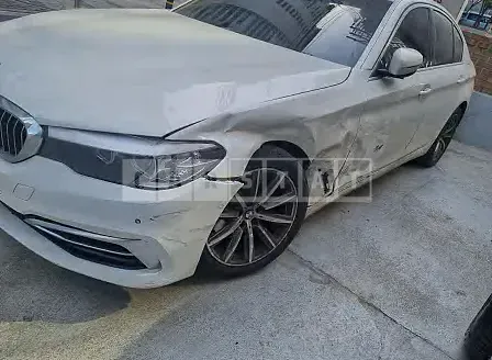 Photo 2 of 5: 2019 BMW 520i Luxury, VIN WBAJK7103KBP73801 — Korean insurance auction