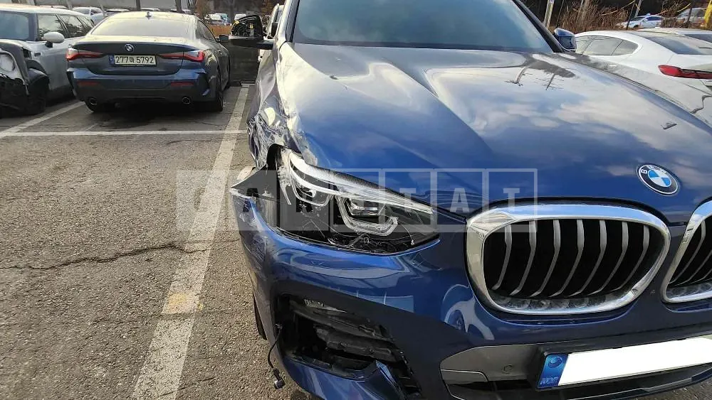 Photo 2 of 47: 2020 BMW X4 xDrive 20i, VIN WBA2V9102M9D73247 — Korean insurance auction