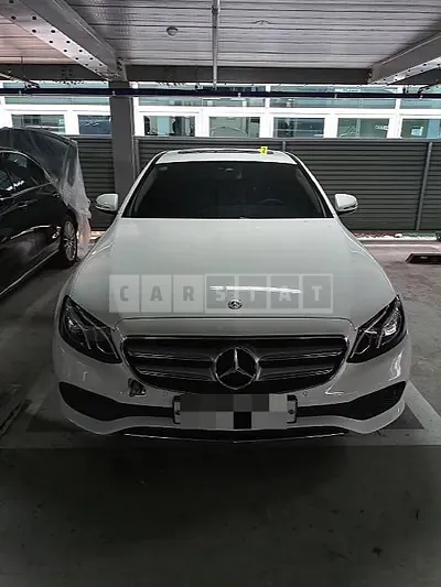 Photo 1 of 30: 2018 Mercedes-Benz E 200, VIN WDDZF4CB5JA424544 — Korean insurance auction