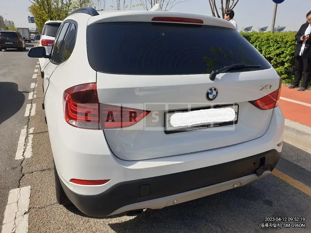 Photo 2 of 4: 2015 BMW X1 xDrive 18d, VIN WBAVP7102FV207541 — Korean insurance auction