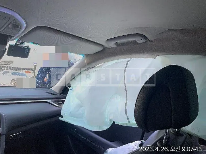 Photo 2 of 27: 2019 Genesis G70 2.0T Elite, VIN KMTG341ABKU041040 — Korean insurance auction