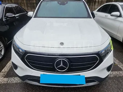 2022 Mercedes-Benz EQB300