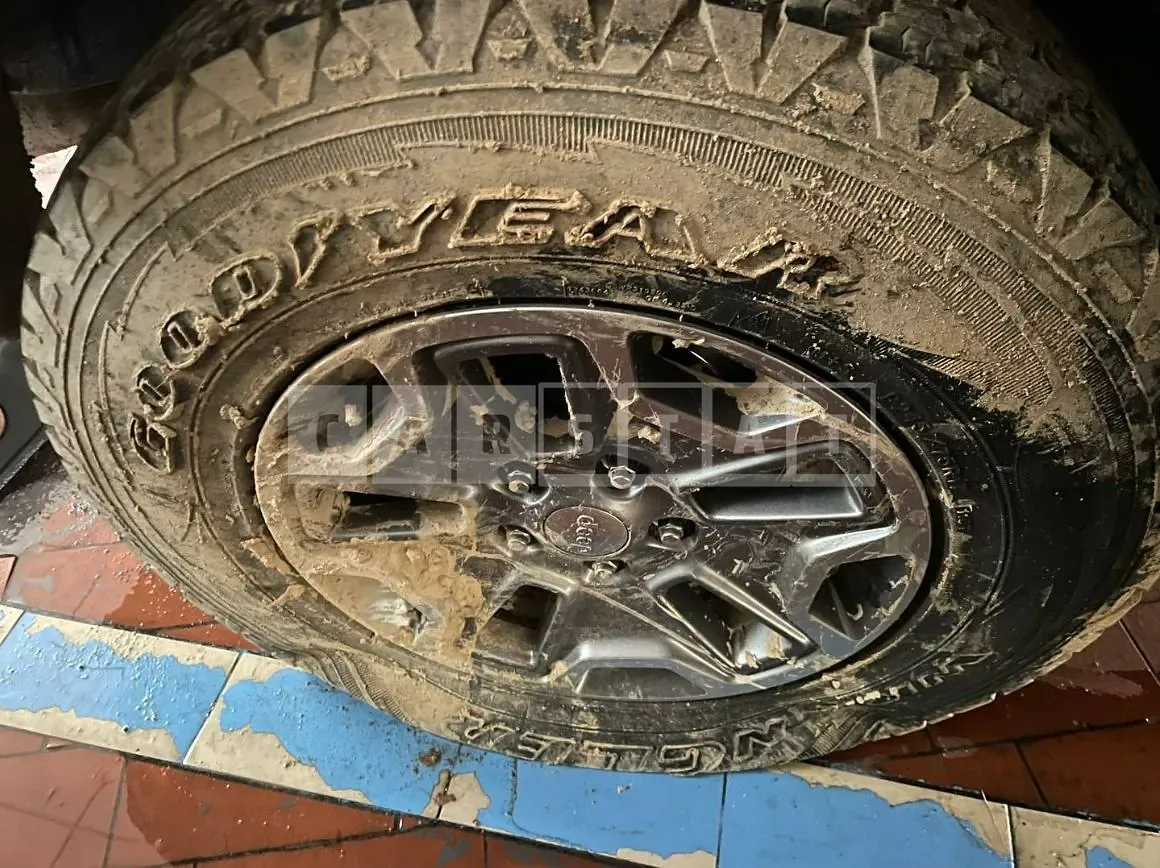 Photo 2 of 17: 2017 Jeep Ziplanger 3.6 Sahara, VIN 1C4HJWEG1HL712049 — Korean insurance auction