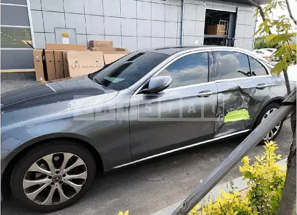 Photo 2 of 10: 2019 Mercedes-Benz E220d — Korean insurance auction