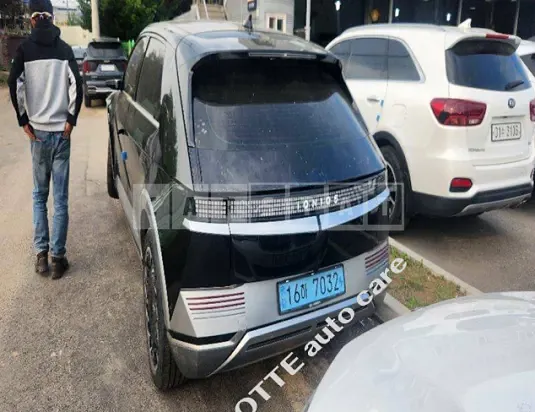 Photo 2 of 34: 2022 Hyundai IONIQ 5, VIN KMHKR81AFNU091492 — Korean insurance auction