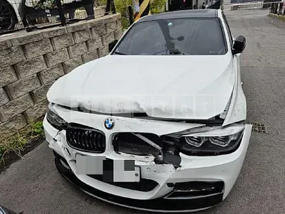 Photo 1 of 37: 2018 BMW 330i — Korean insurance auction