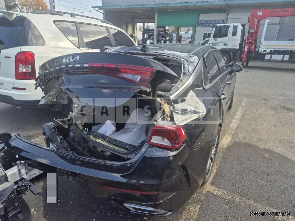 Photo 2 of 7: 2023 Kia K5 — Korean insurance auction