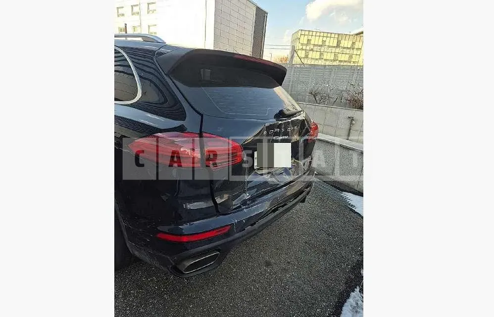 Photo 2 of 8: 2015 Porsche Cayenne Diesel — Korean insurance auction