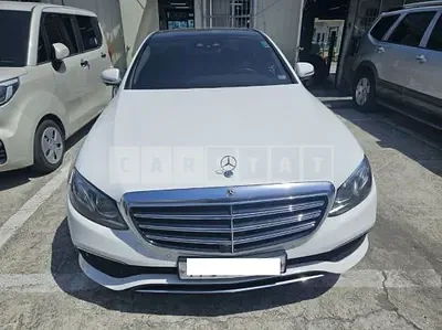 Photo 1 of 50: 2019 Mercedes-Benz E 300 e, VIN WDDZFF5D87KA66891 — Korean insurance auction