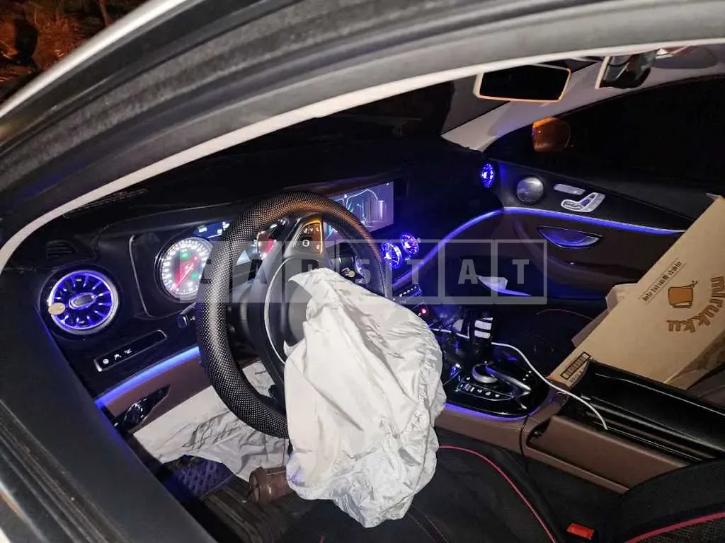 Photo 2 of 4: 2016 Mercedes-Benz E220 d — Korean insurance auction