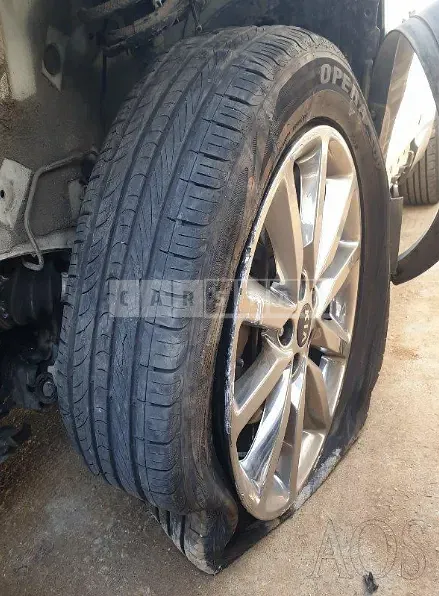 Photo 2 of 9: 2017 Kia Sorento, VIN KNAPS81BBHA333163 — Korean insurance auction