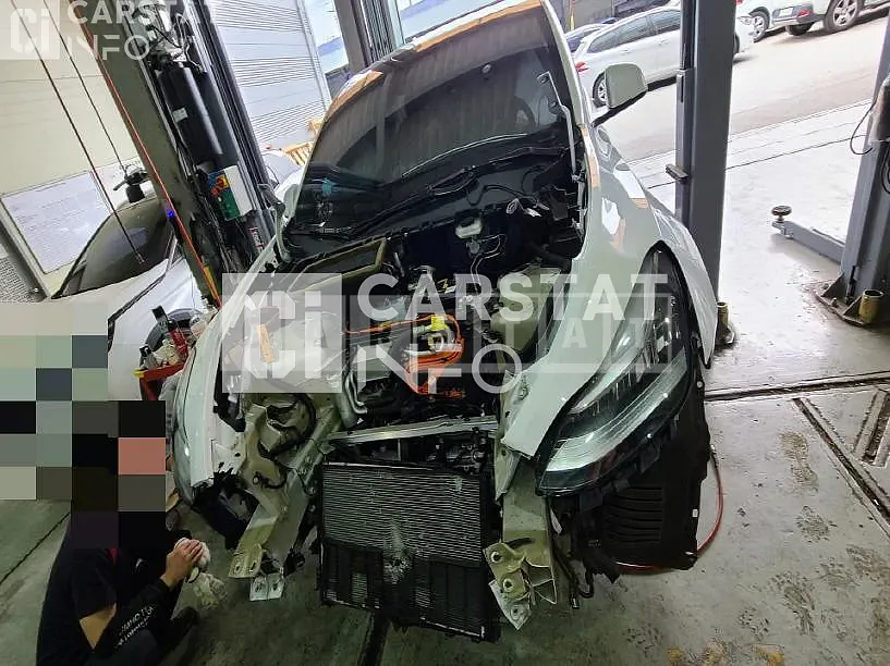 Photo 2 of 7: 2021 Tesla Model Y LongRange, VIN 5YJYGDEE7MF167764 — Korean insurance auction