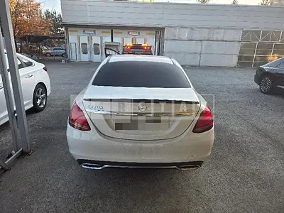Photo 1 of 34: 2017 Mercedes-Benz C220 d — Korean insurance auction