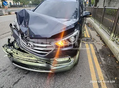 Photo 1 of 7: 2017 Hyundai Santa Fe — Korean insurance auction