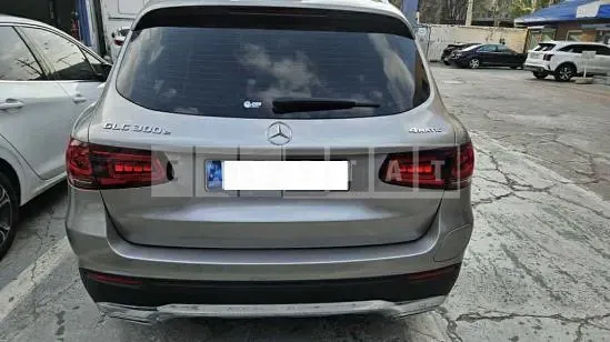 Photo 2 of 10: 2021 Mercedes-Benz GLC300e 4Matic — Korean insurance auction