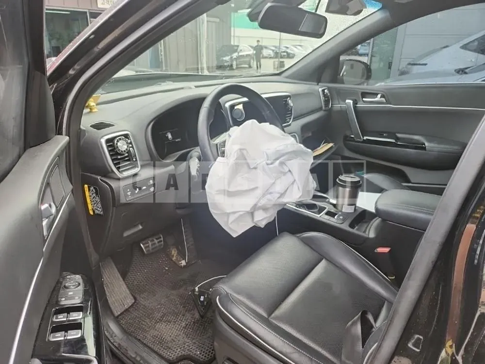 Photo 2 of 14: 2020 Kia Sportage, VIN KNAPR813BLK848698 — Korean insurance auction