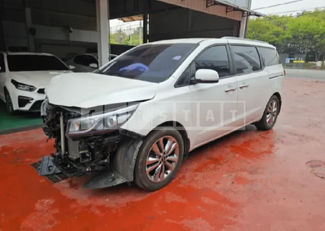 Photo 2 of 19: 2015 Kia Carnival — Korean insurance auction