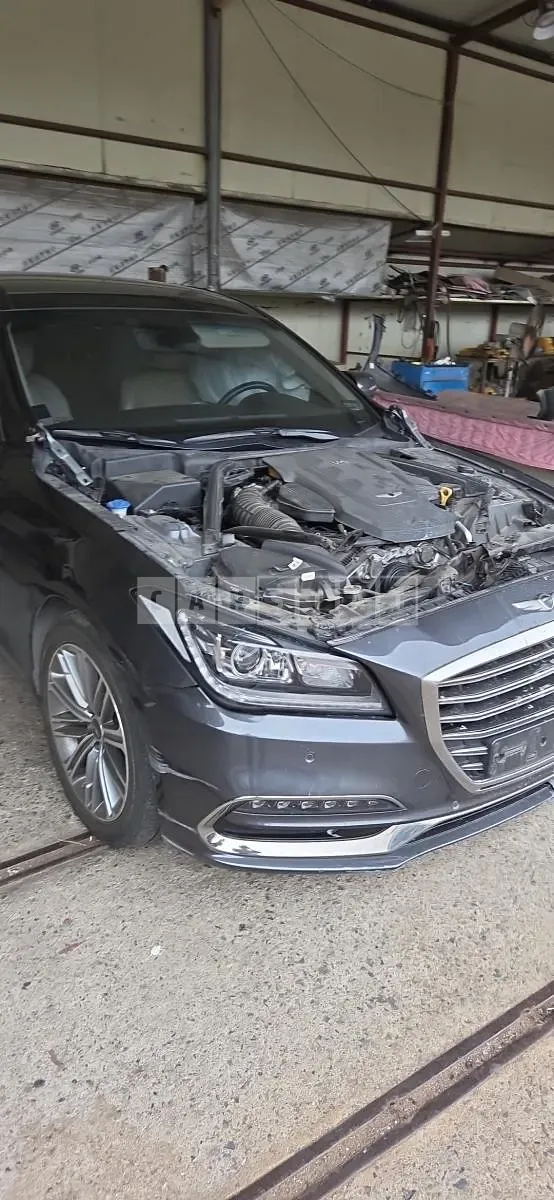 Photo 2 of 44: 2017 Genesis 3.3 — Korean insurance auction