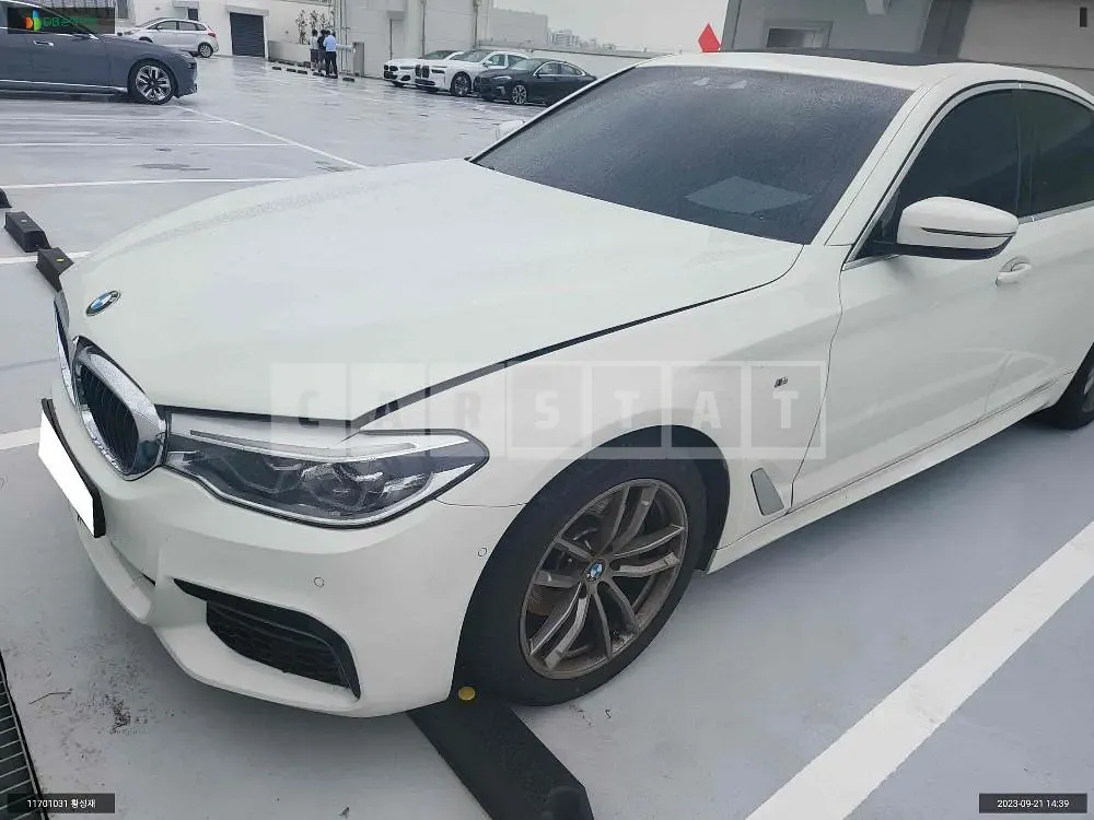 Photo 2 of 14: 2019 BMW 520d M Sport Packge, VIN WBAJF3107KBS70317 — Korean insurance auction
