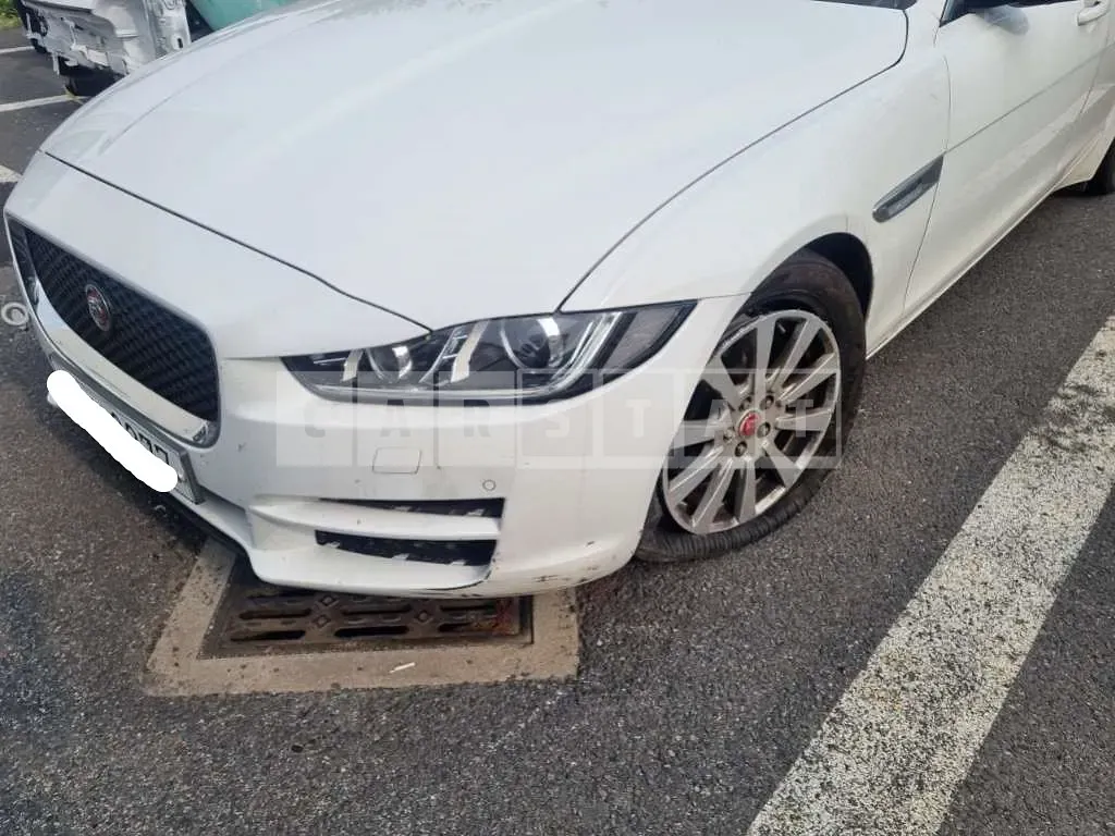 Photo 2 of 4: 2016 Jaguar XE 2.0d, VIN SAJAB4BN0GA923244 — Korean insurance auction